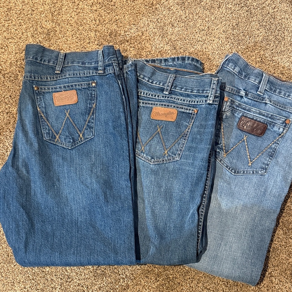 Lot of Wrangler Men's Retro Relaxed Boot Jeans